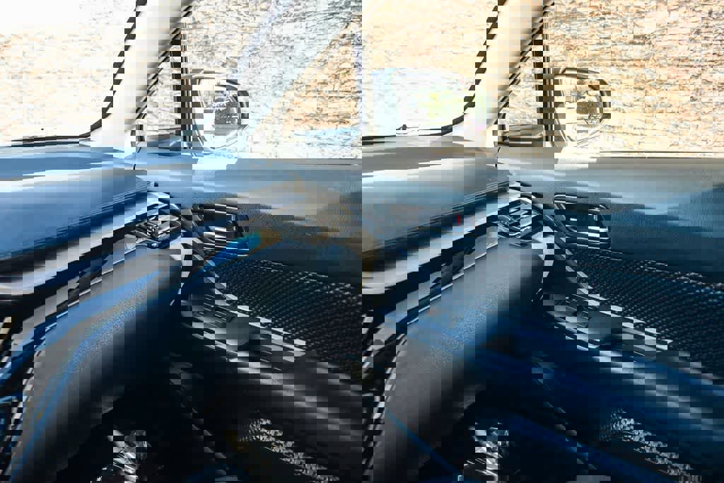 Used 2020 Toyota C-HR LE image 21