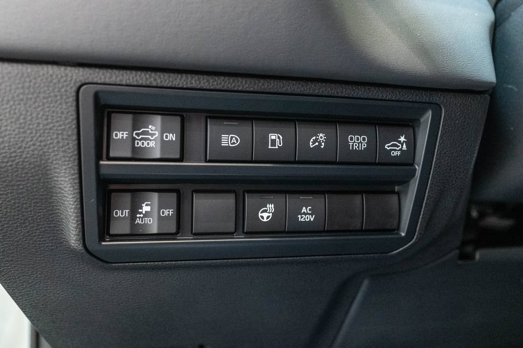 Used 2024 Toyota Tundra Platinum AWD/4WD image 26