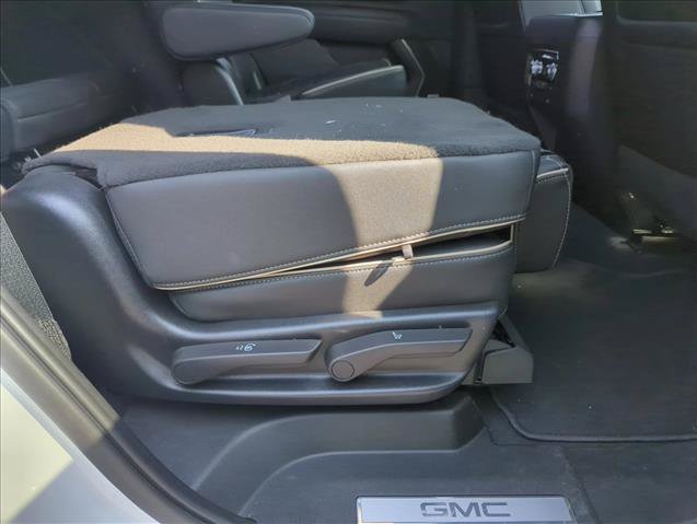Used 2022 GMC Yukon SLT w/ SLT Luxury Package RWD image 25