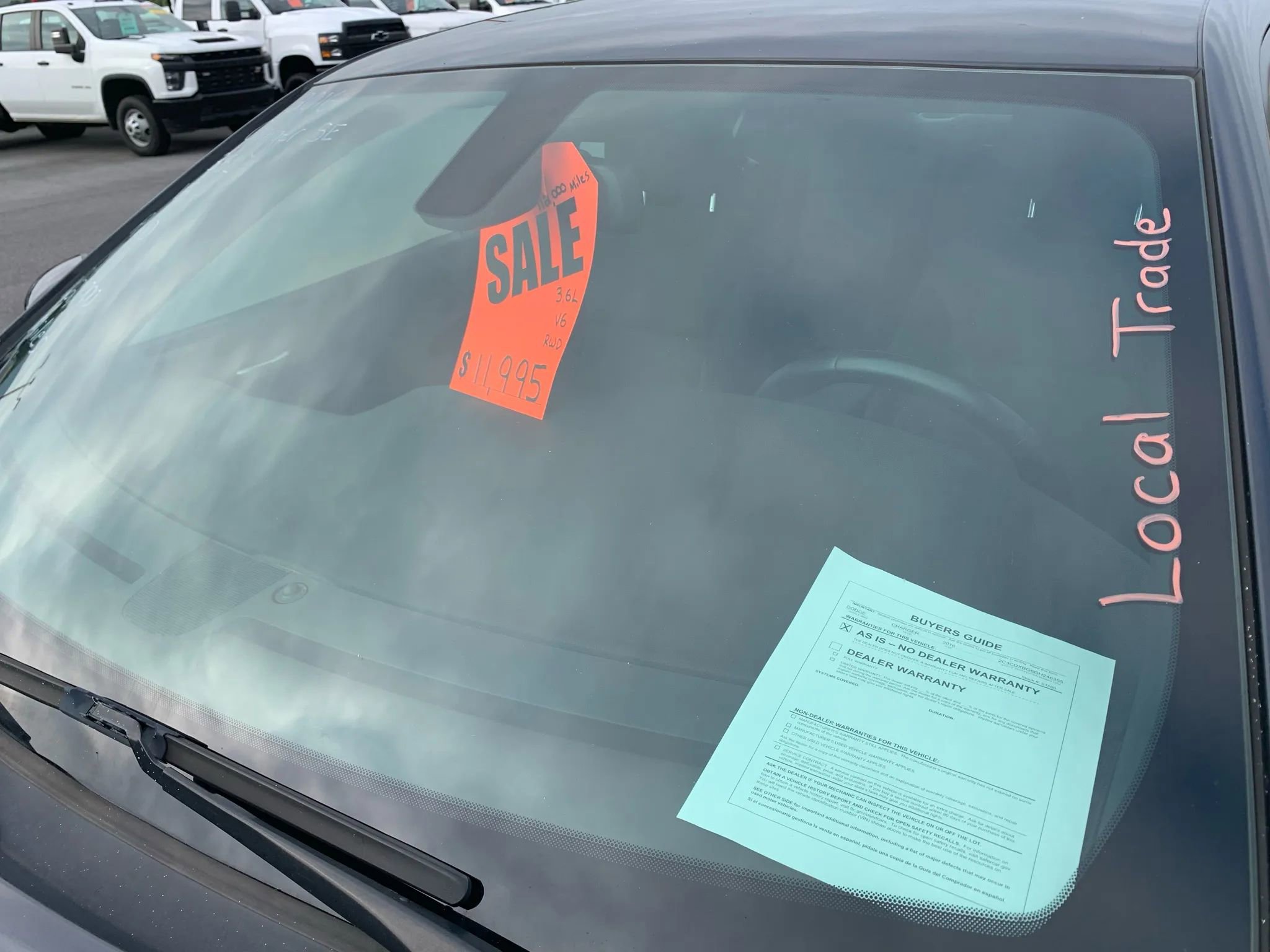 Used 2016 Dodge Charger SE RWD image 4