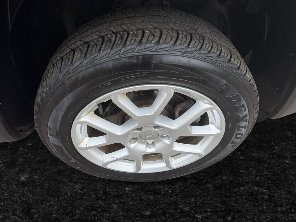 Certified 2020 Jeep Renegade Latitude w/ Cold Weather Group image 24