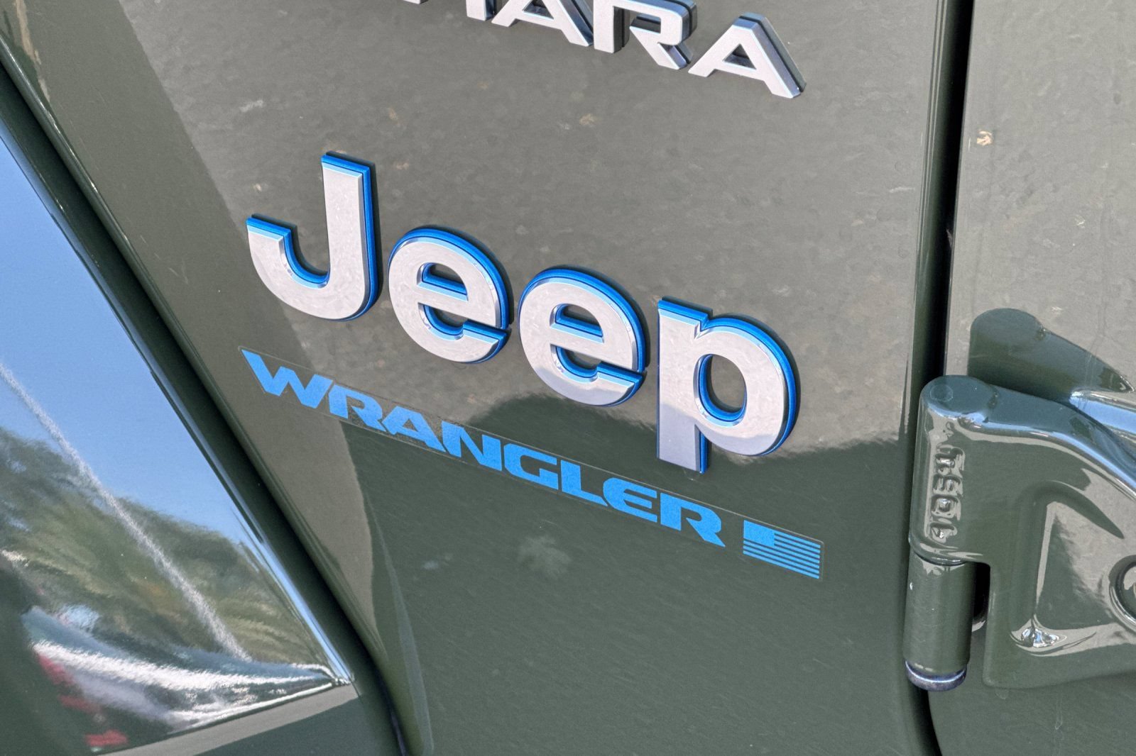 Used 2024 Jeep Wrangler Unlimited Sahara AWD/4WD image 32