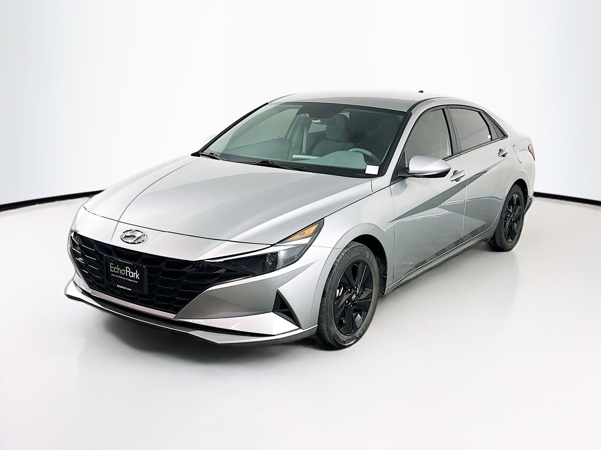 Used 2023 Hyundai Elantra SEL image 3