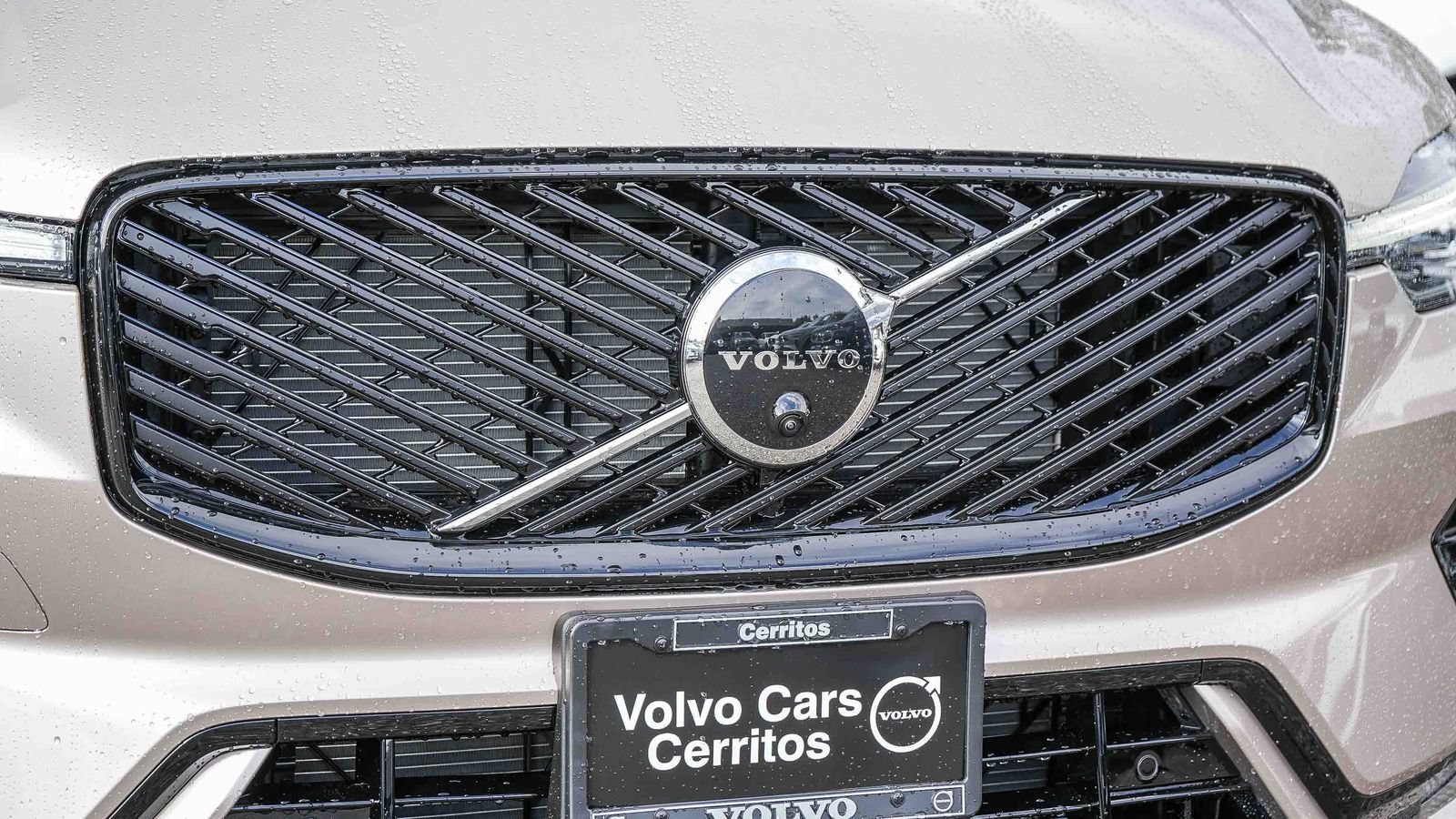 New 2026 Volvo XC60 B5 Plus w/ Protection Package Premier AWD/4WD image 5