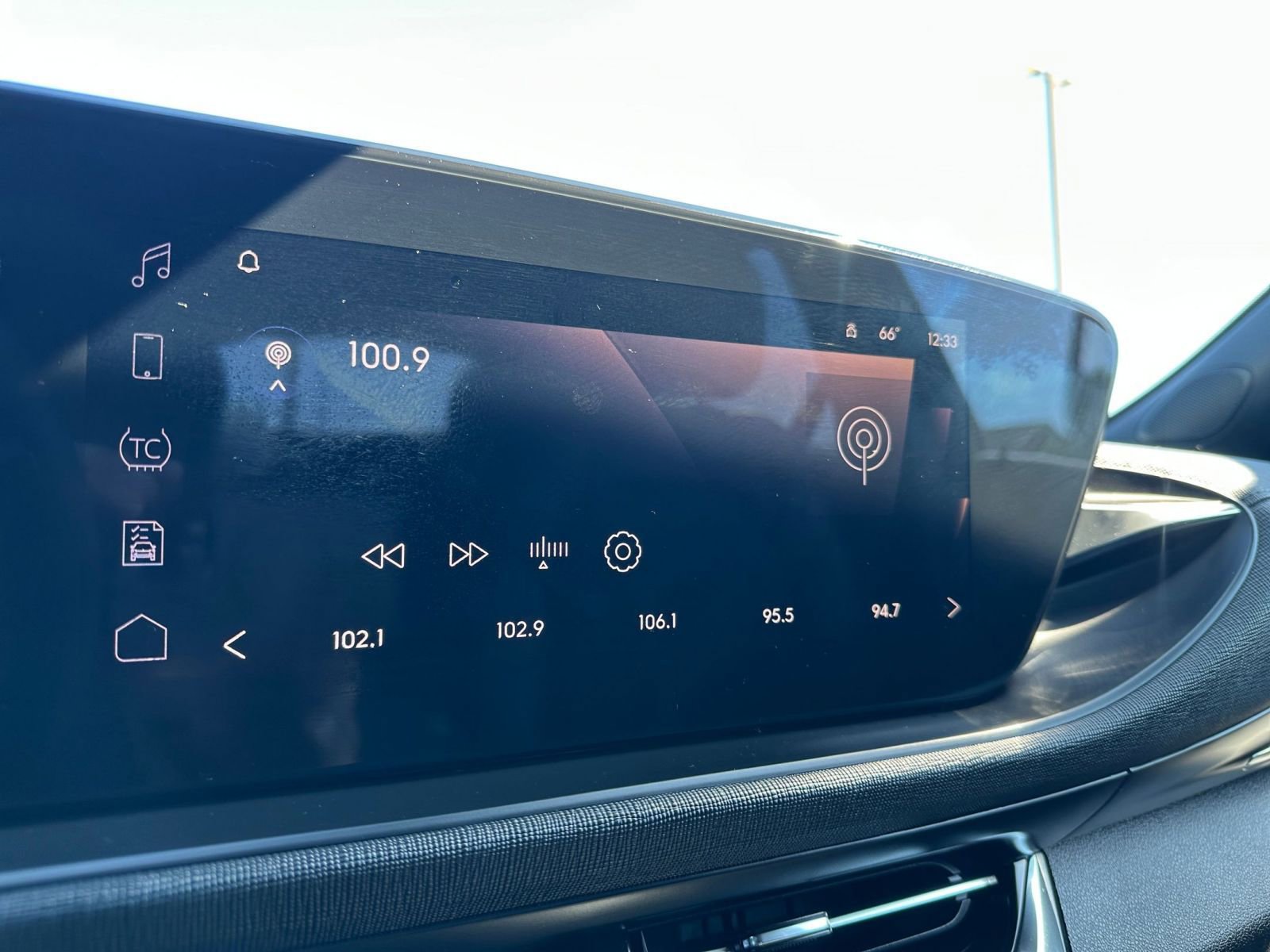 Used 2025 Buick Envista Preferred image 20