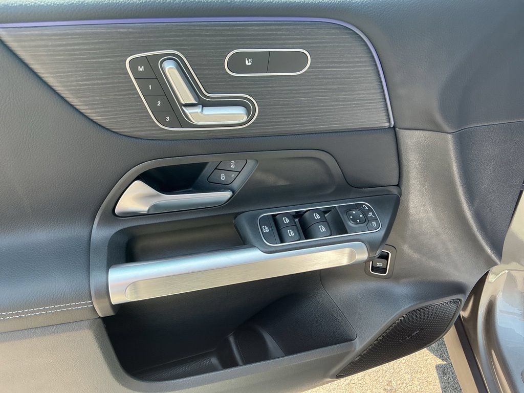 New 2026 Mercedes-Benz GLB 250 4MATIC image 16