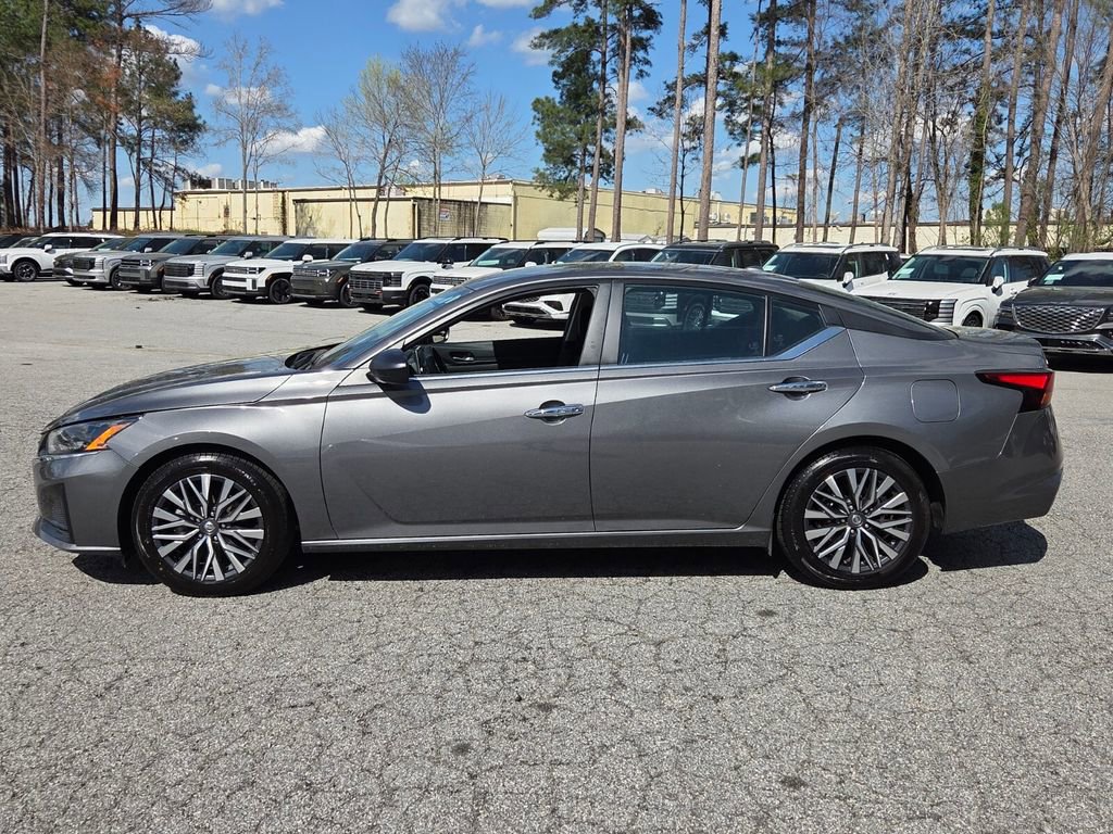 Used 2025 Nissan Altima 2.5 SV image 4