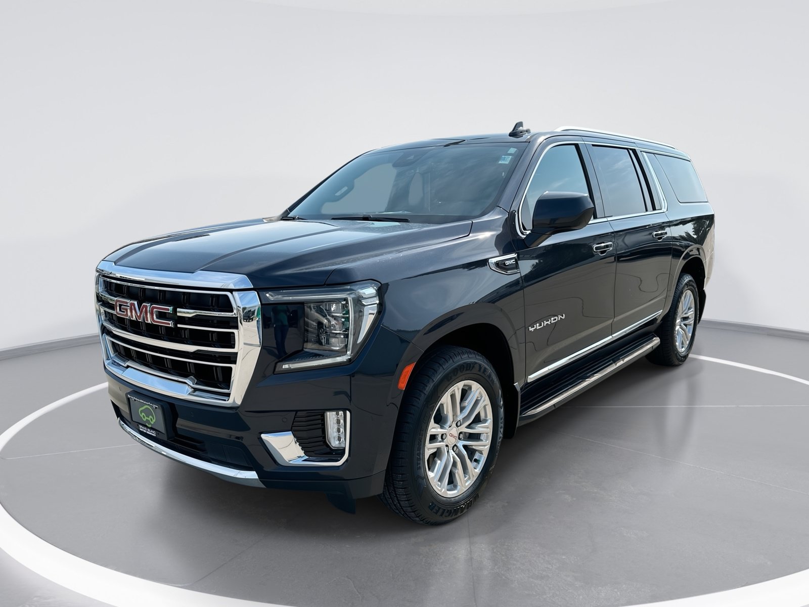 Certified 2023 GMC Yukon XL SLT AWD/4WD image 1
