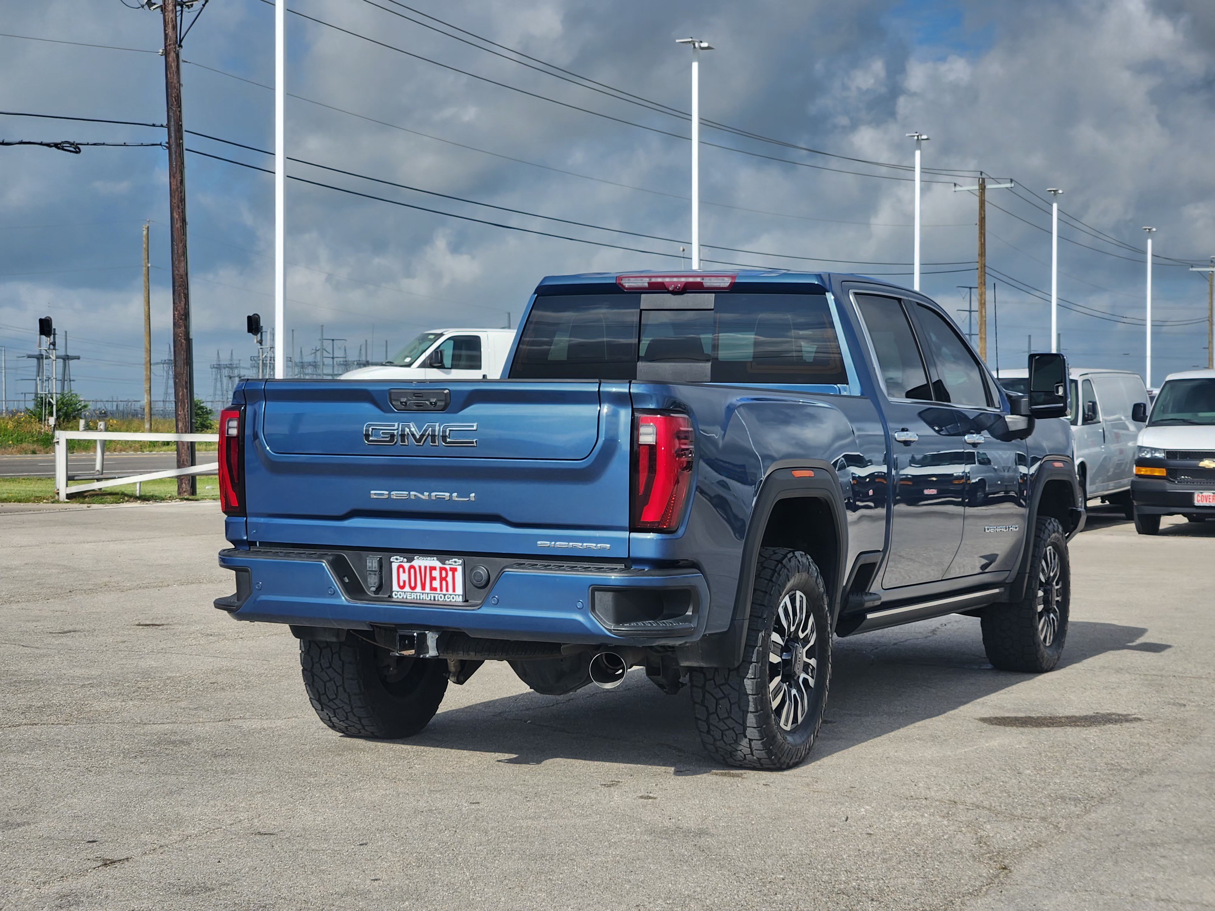 Used 2024 GMC Sierra 2500 Denali Ultimate AWD/4WD image 7