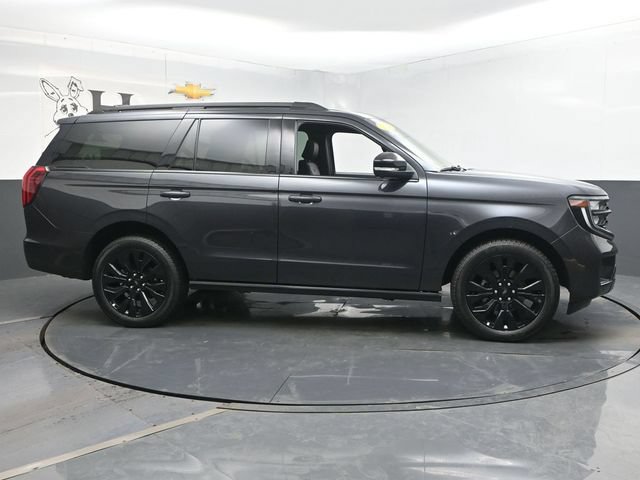 Used 2025 Ford Expedition Platinum w/ Stealth Appearance Package AWD/4WD image 1