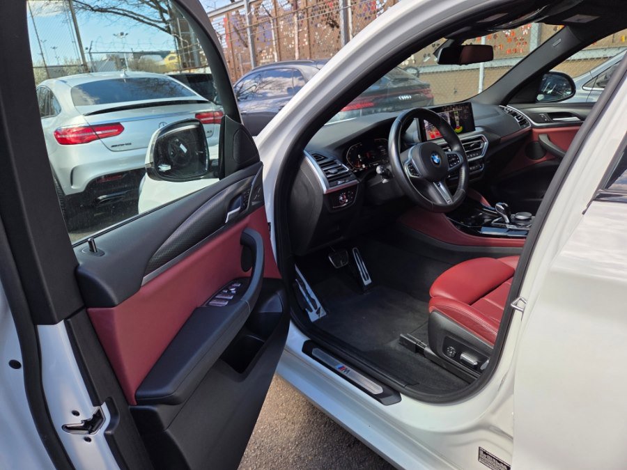 Used 2022 BMW X4 xDrive30i w/ M Sport Package 2 image 7