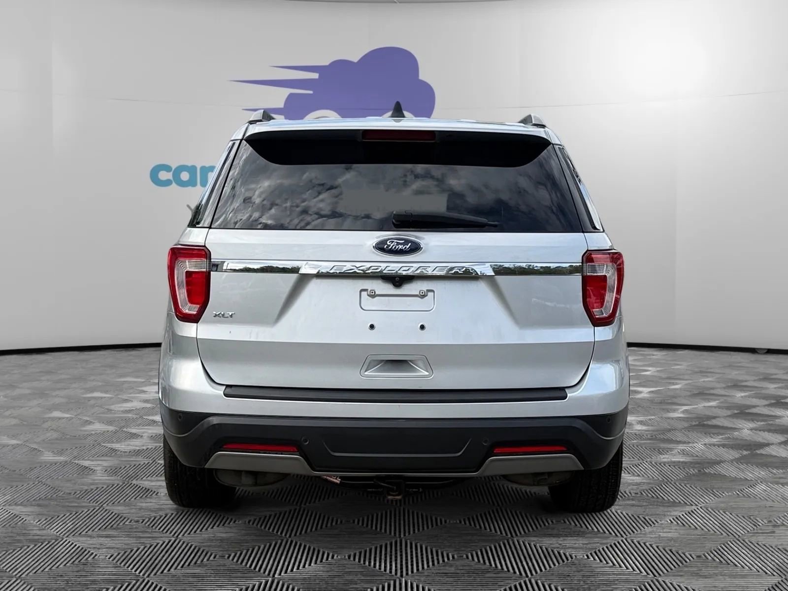 Used 2019 Ford Explorer XLT image 4