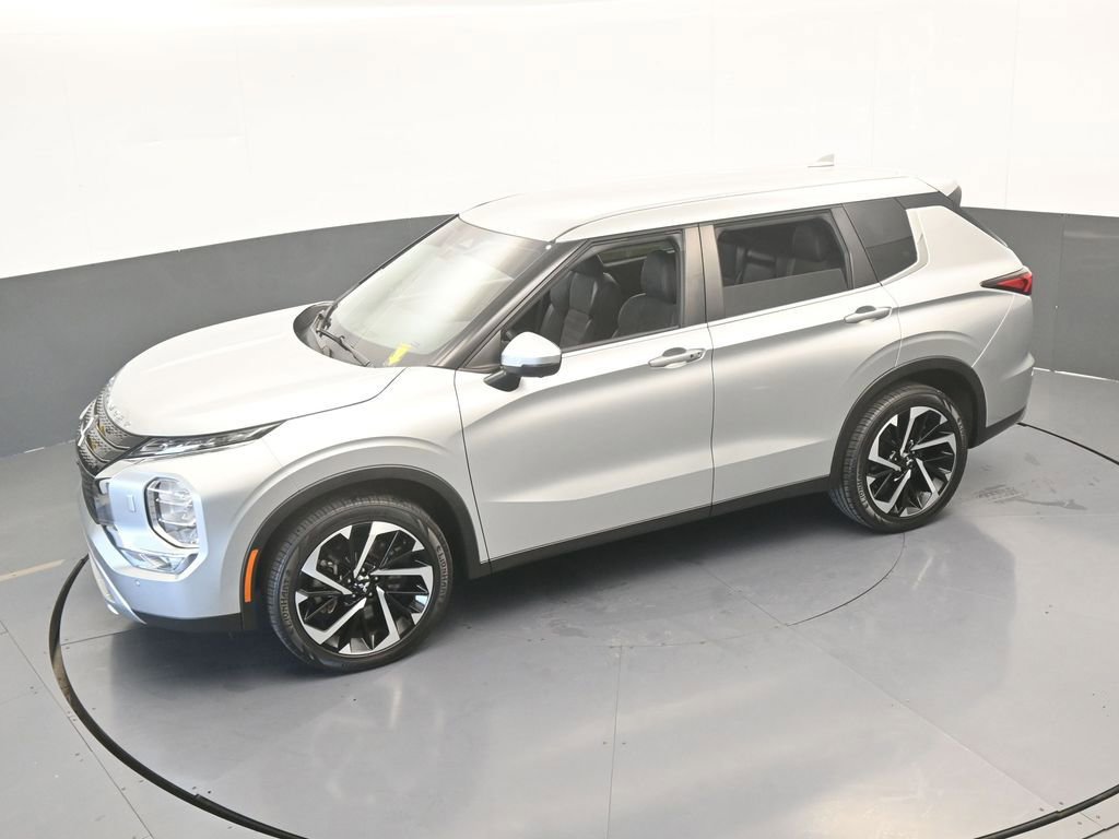 Used 2022 Mitsubishi Outlander SE image 58