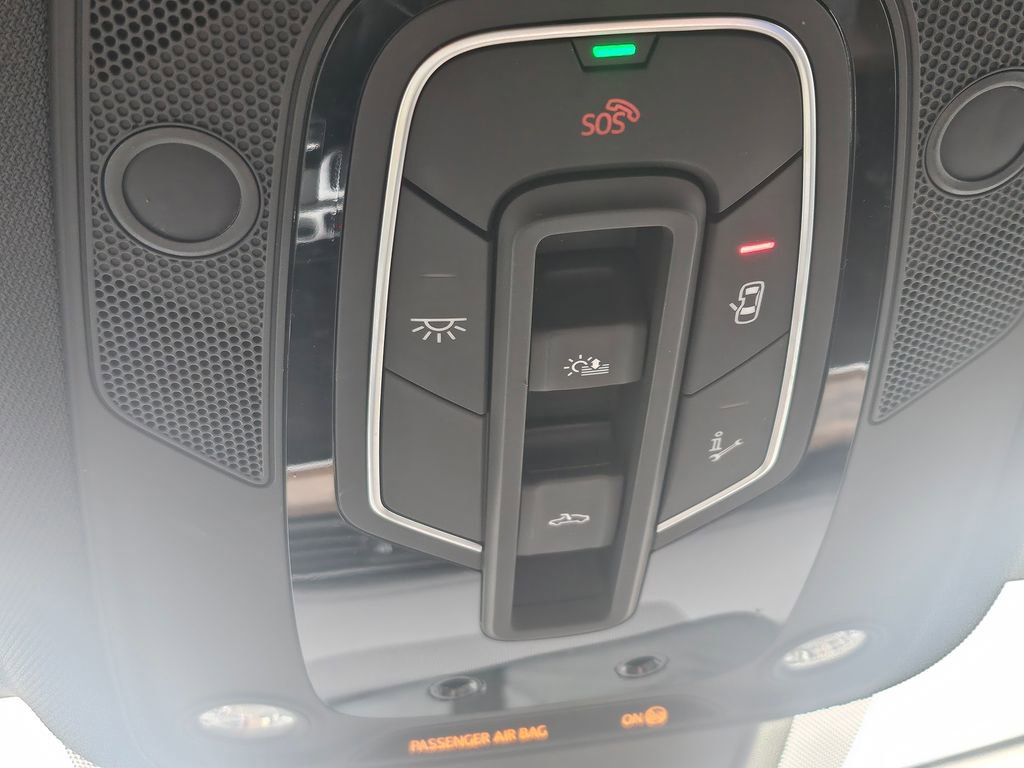 Used 2021 Audi e-tron Premium image 43