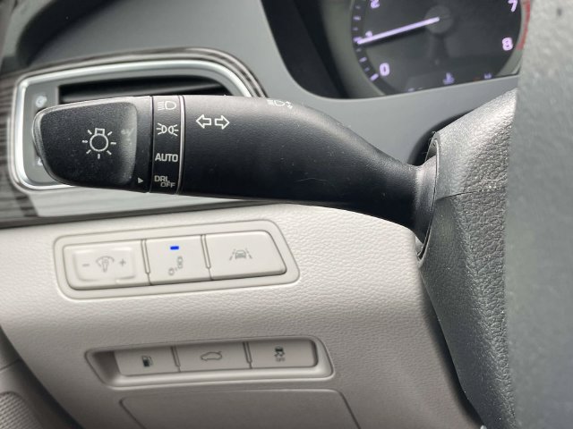 Used 2015 Hyundai Sonata Limited w/ Option Group 06 FWD image 24