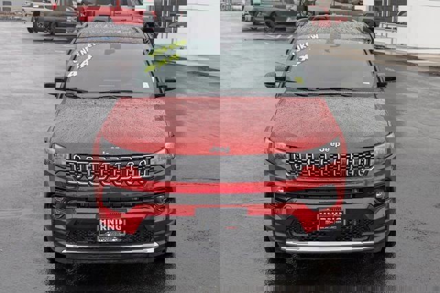 Used 2025 Jeep Compass Limited image 27