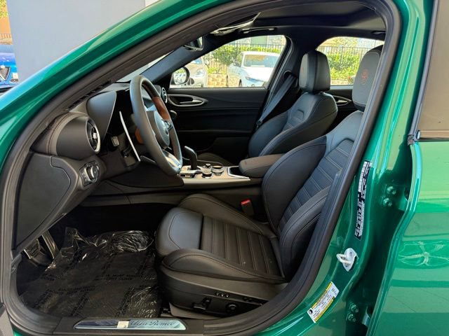 New 2025 Alfa Romeo Giulia w/ Driving Assist Package image 9