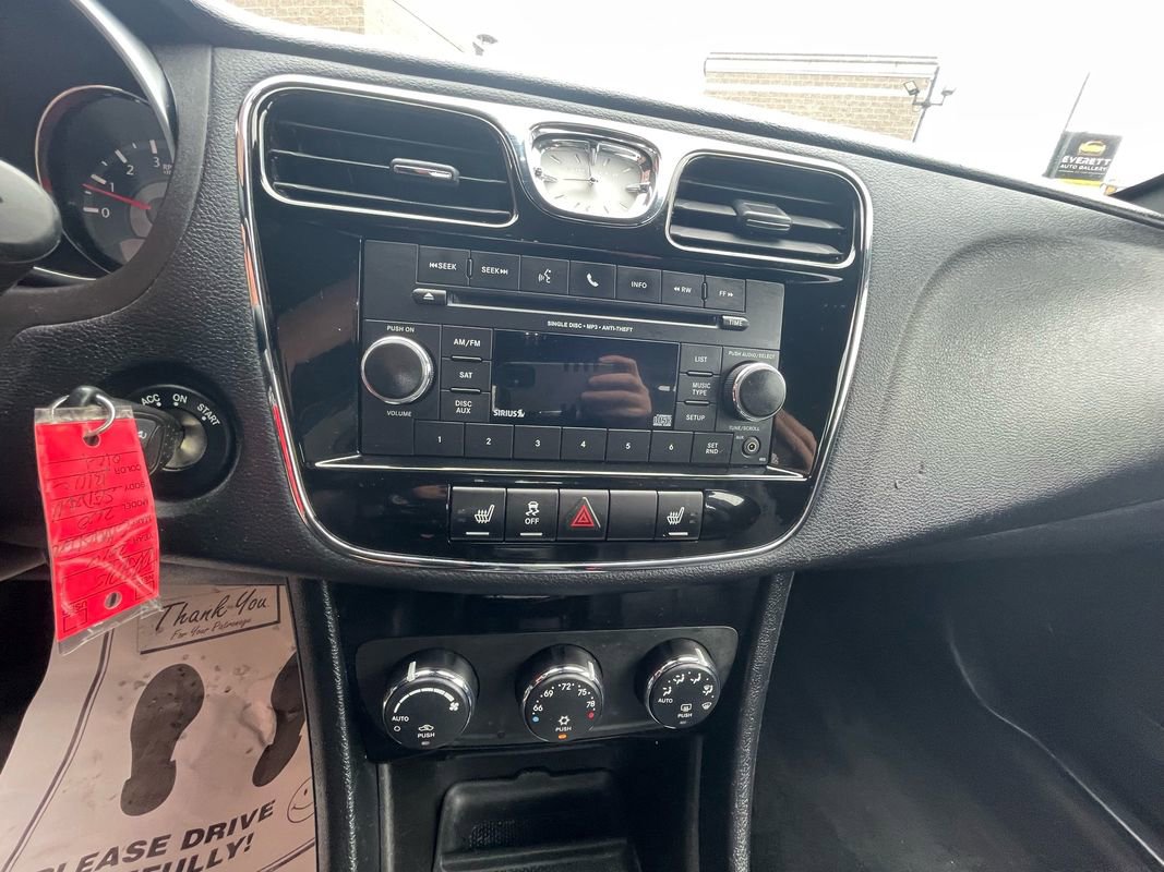 Used 2014 Chrysler 200 Limited image 15