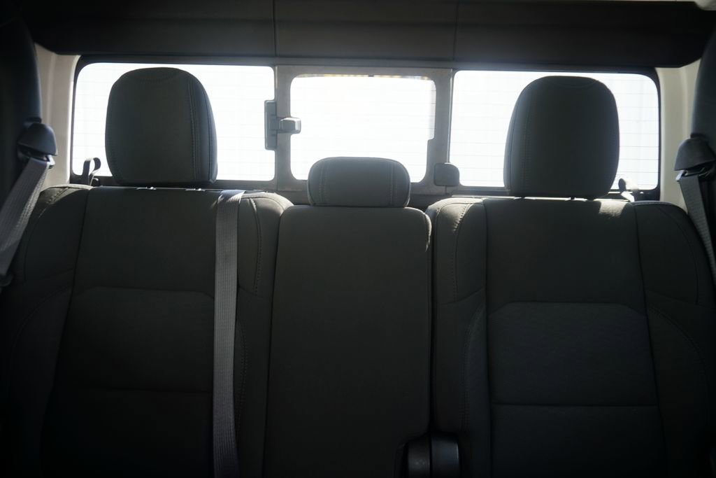 Used 2022 Jeep Gladiator Willys AWD/4WD image 29