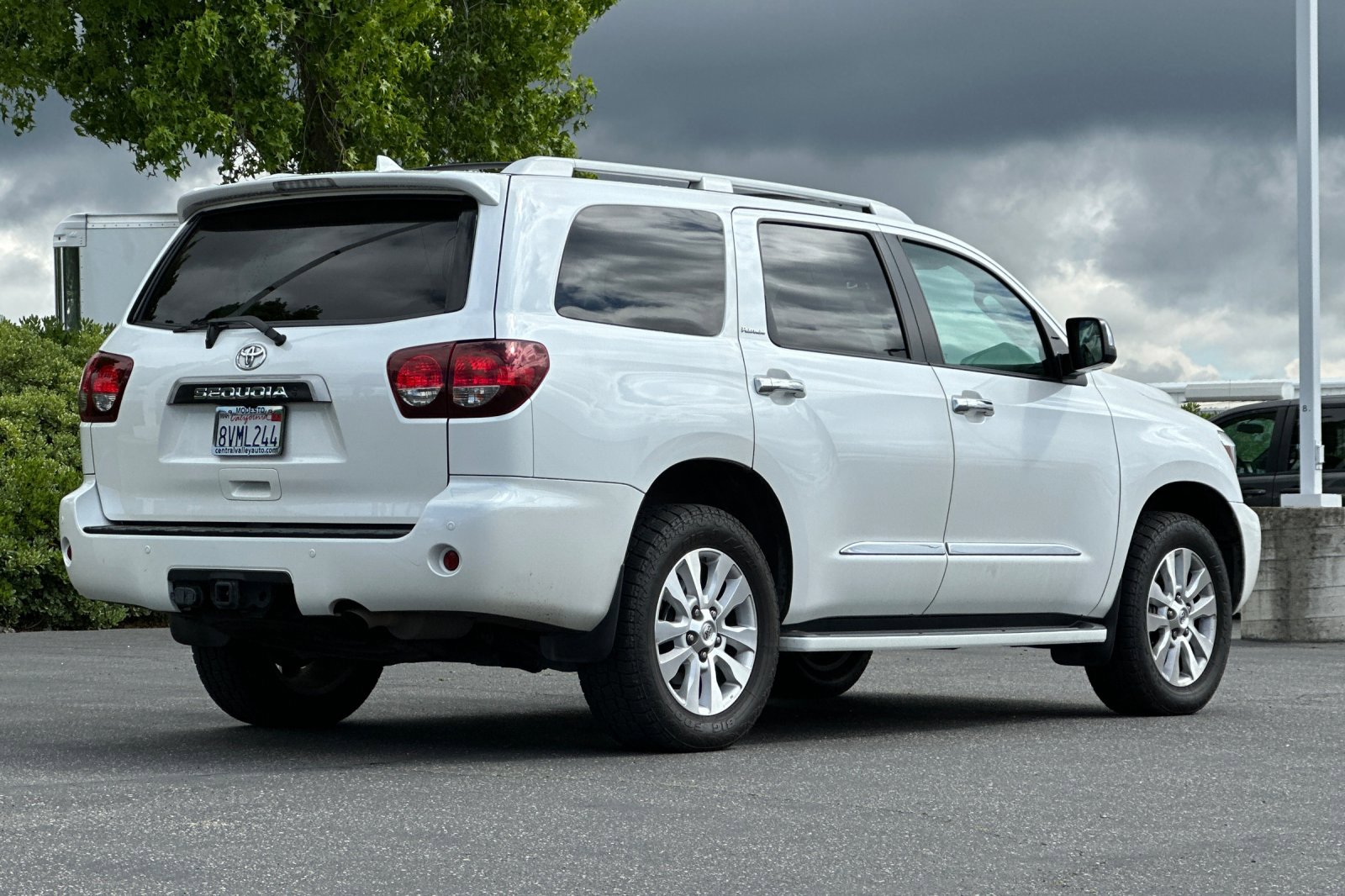 Used 2021 Toyota Sequoia Platinum AWD/4WD image 4