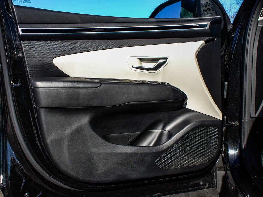 Used 2023 Hyundai Tucson SE image 8