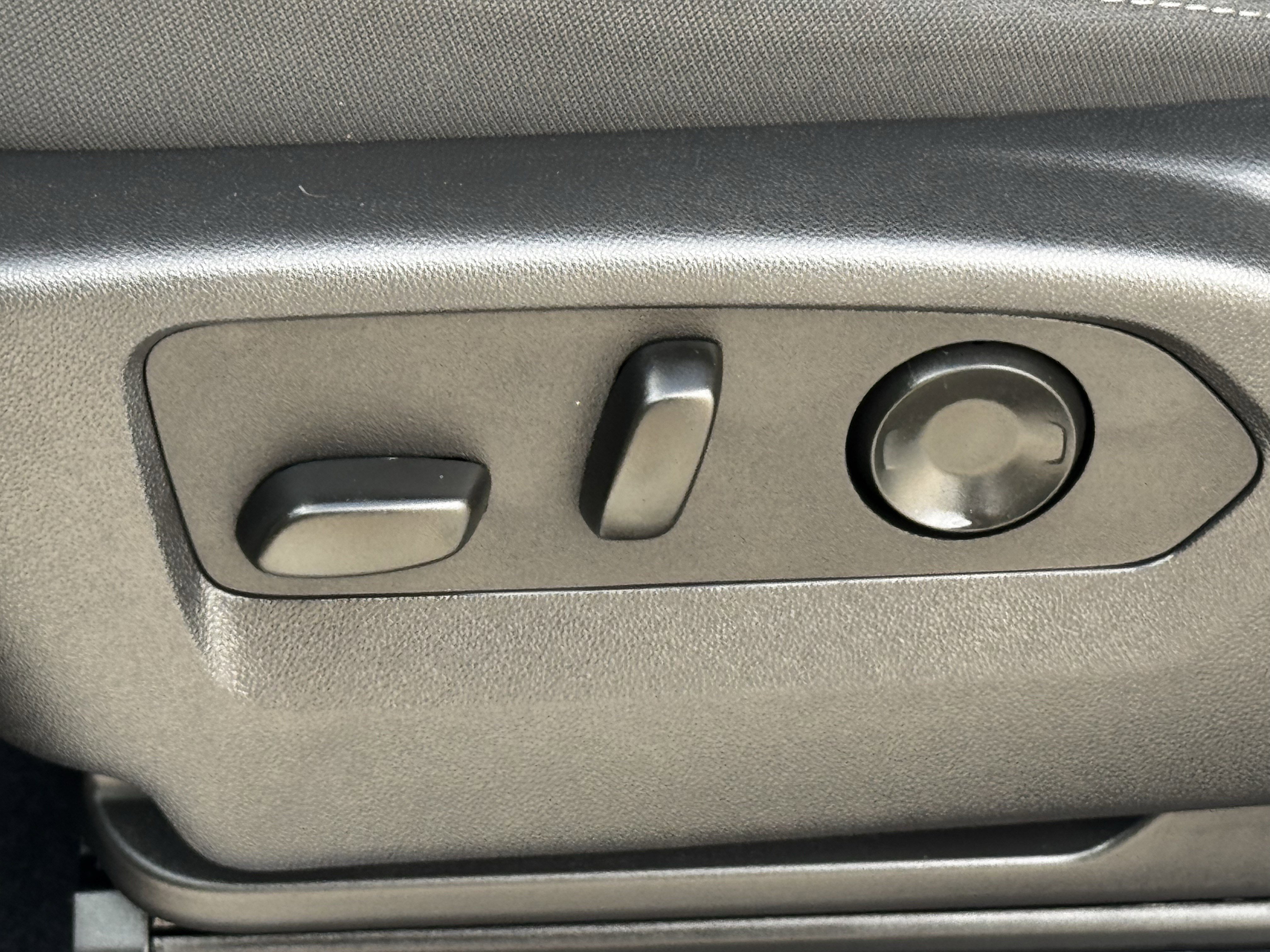 Used 2025 Chevrolet Silverado 2500 LT w/ Convenience Package AWD/4WD image 29