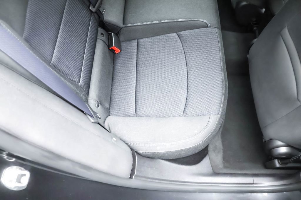 Used 2017 Chevrolet Cruze LT image 22