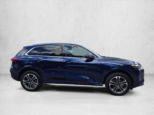 Certified 2025 Audi Q5 Premium w/ Convenience Package AWD/4WD image 4