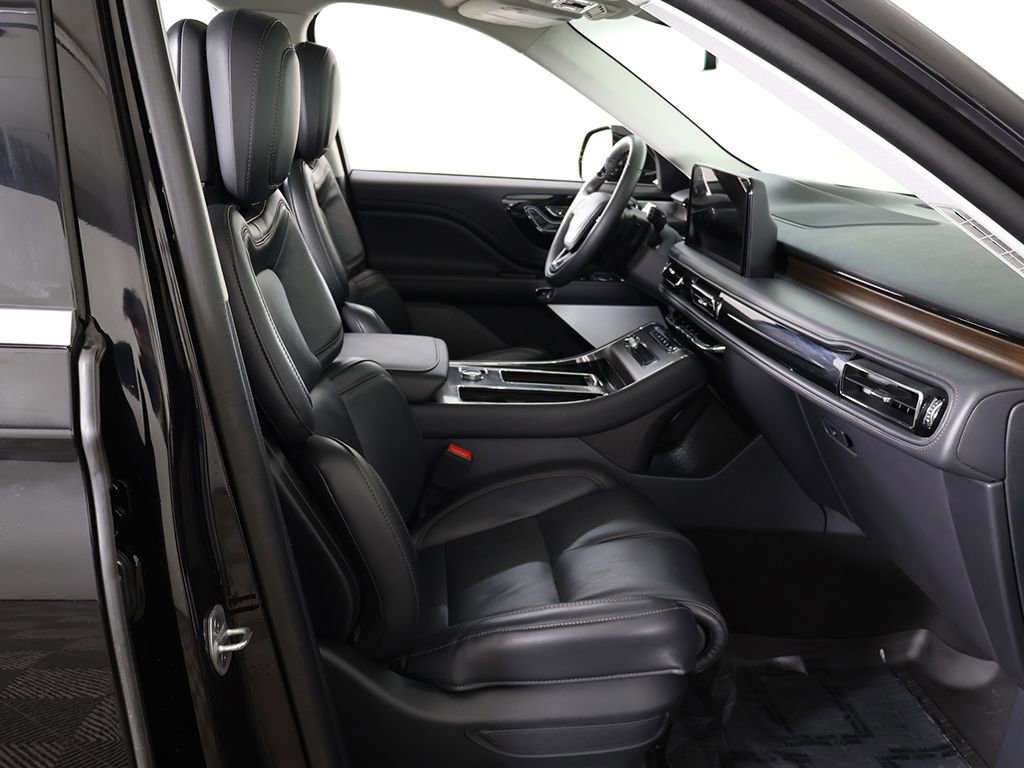 Used 2025 Lincoln Aviator Reserve w/ Equipment Group 201A AWD/4WD image 39