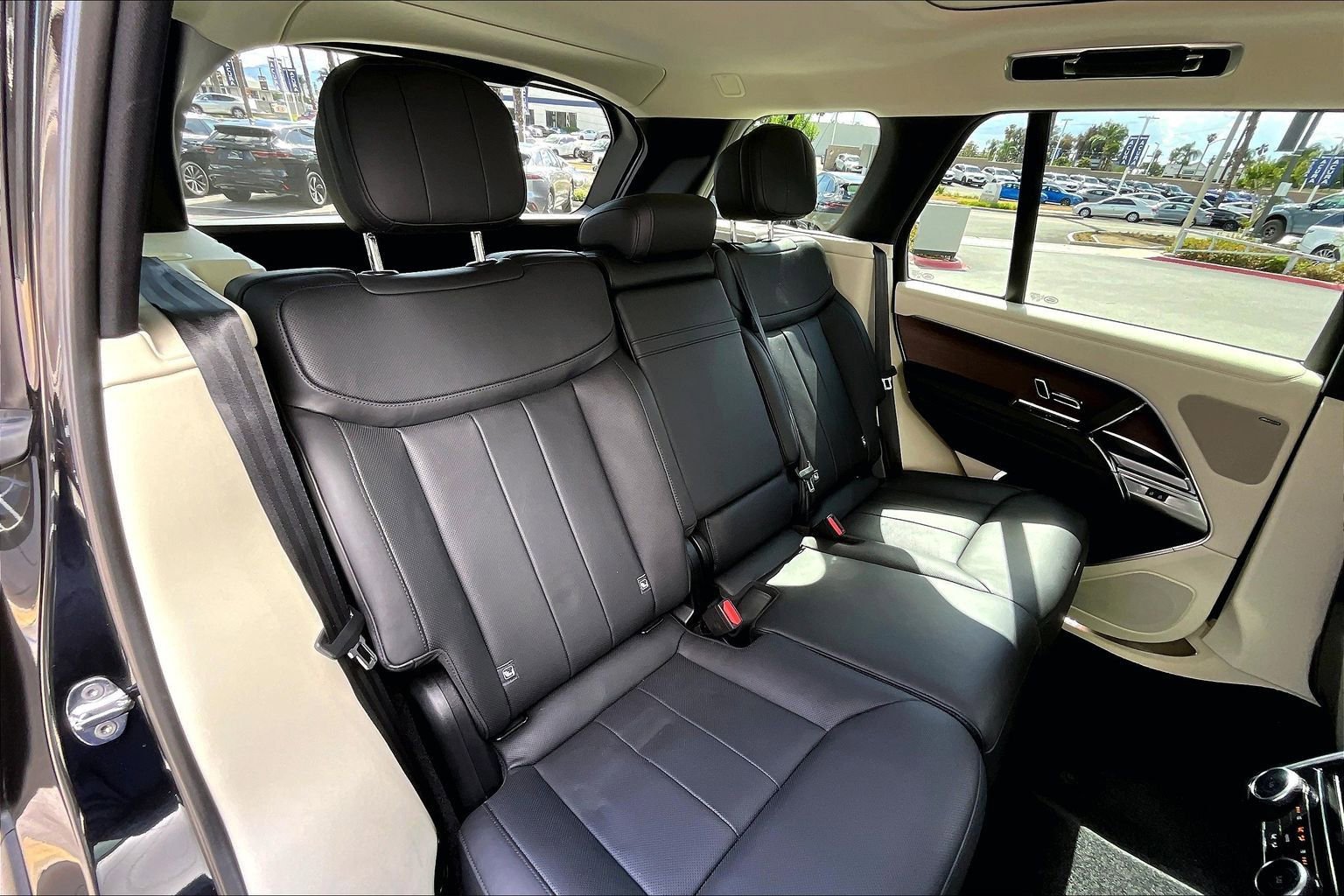 Certified 2024 Land Rover Range Rover SE AWD/4WD image 26