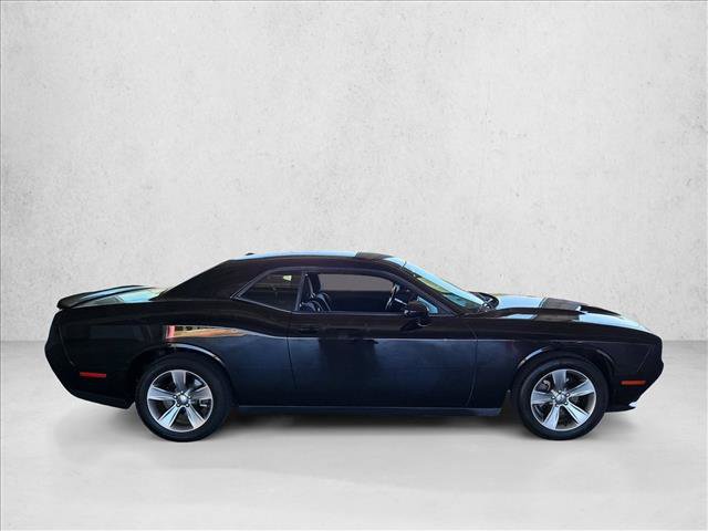 Used 2018 Dodge Challenger SXT RWD video 4