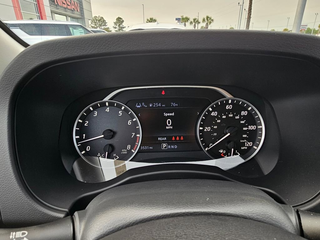 Used 2025 Nissan Frontier SV image 16