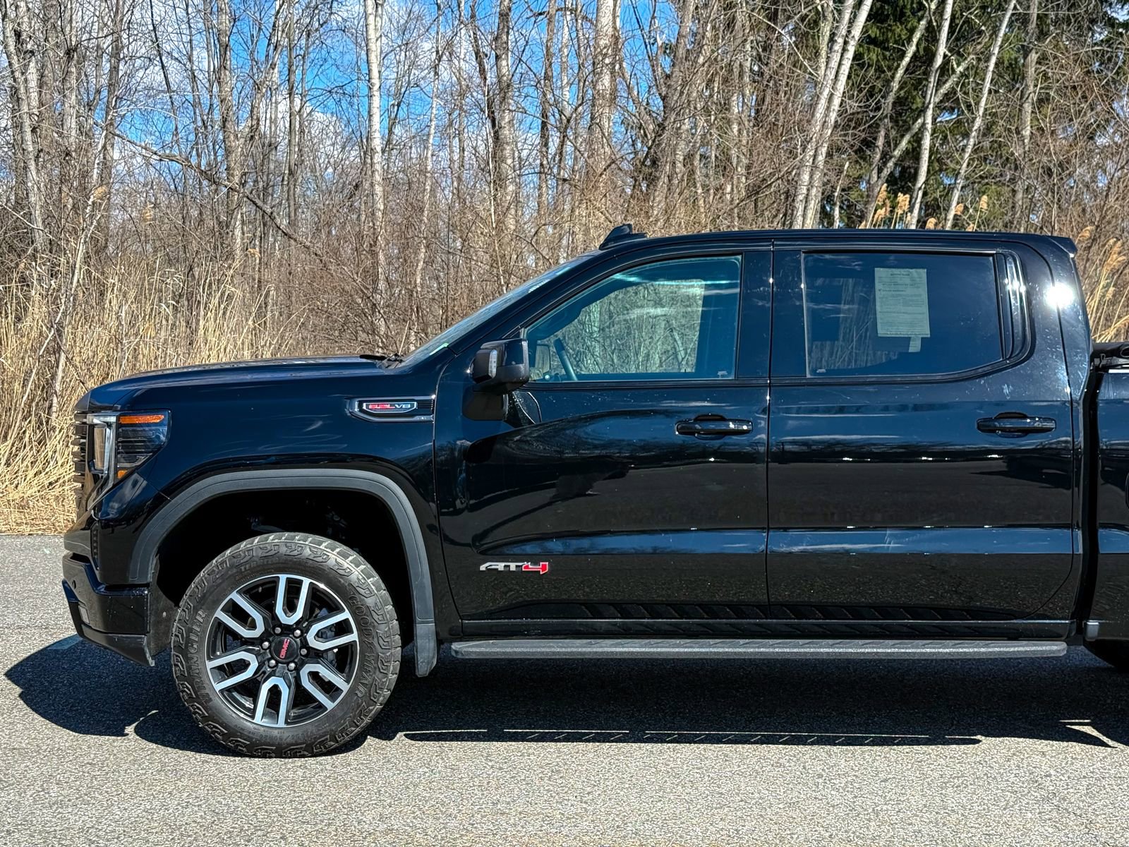 Used 2024 GMC Sierra 1500 AT4 w/ Technology Package image 11