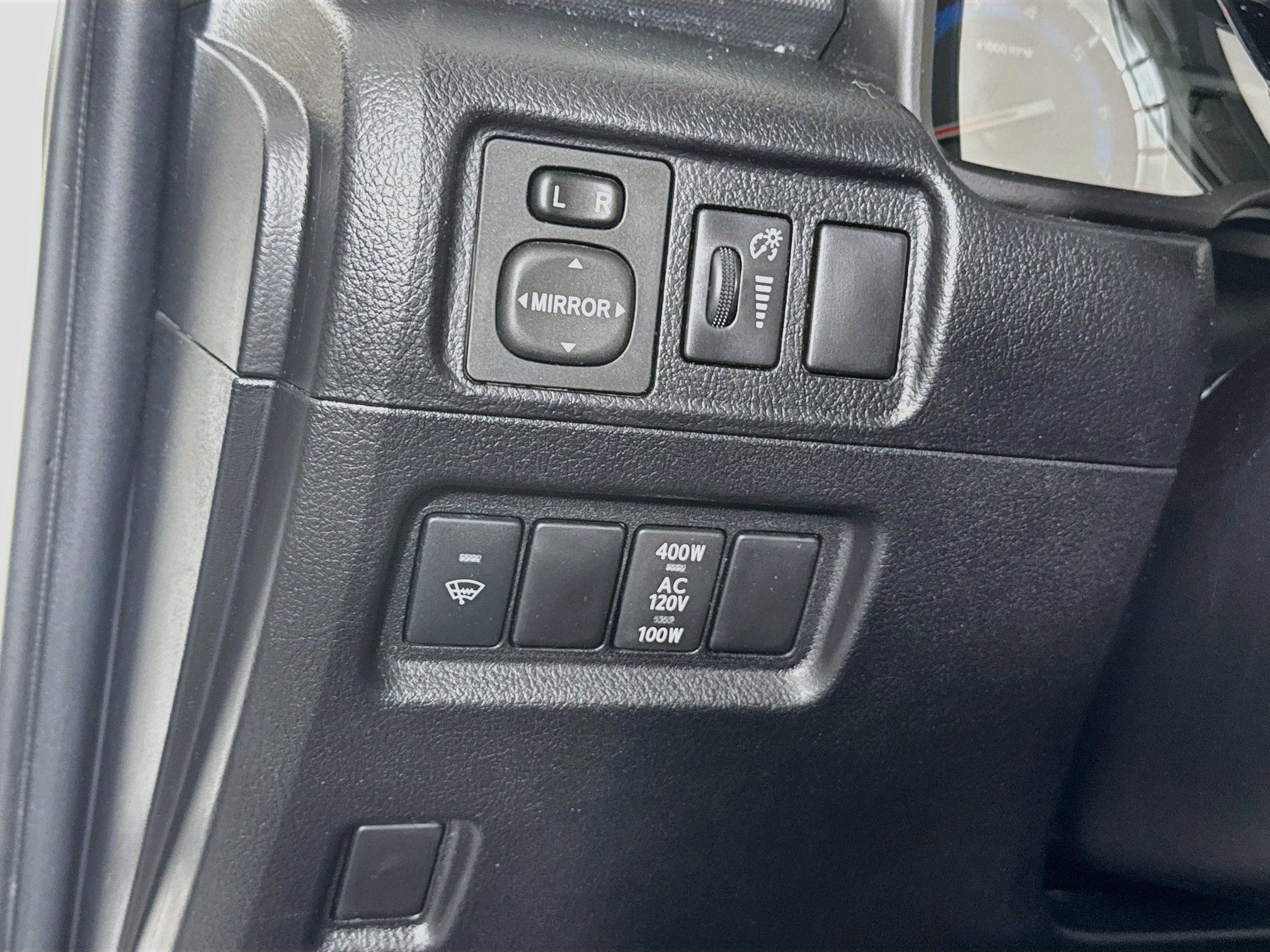 Used 2018 Toyota 4Runner TRD Off-Road Premium AWD/4WD image 11