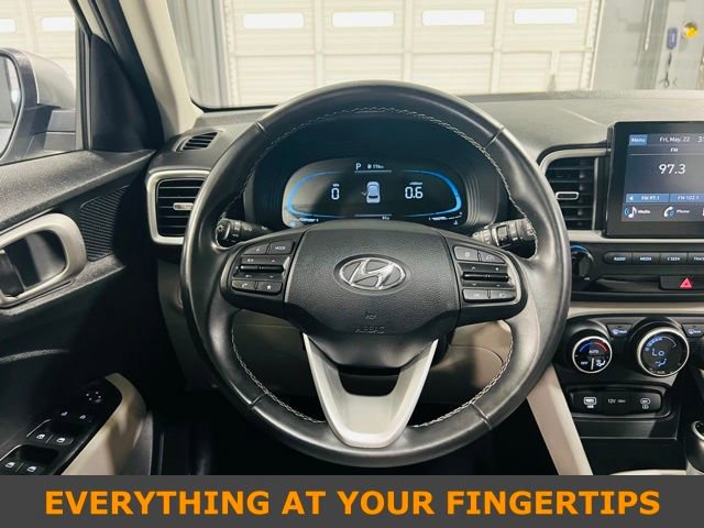 Used 2025 Hyundai Venue SEL FWD image 5