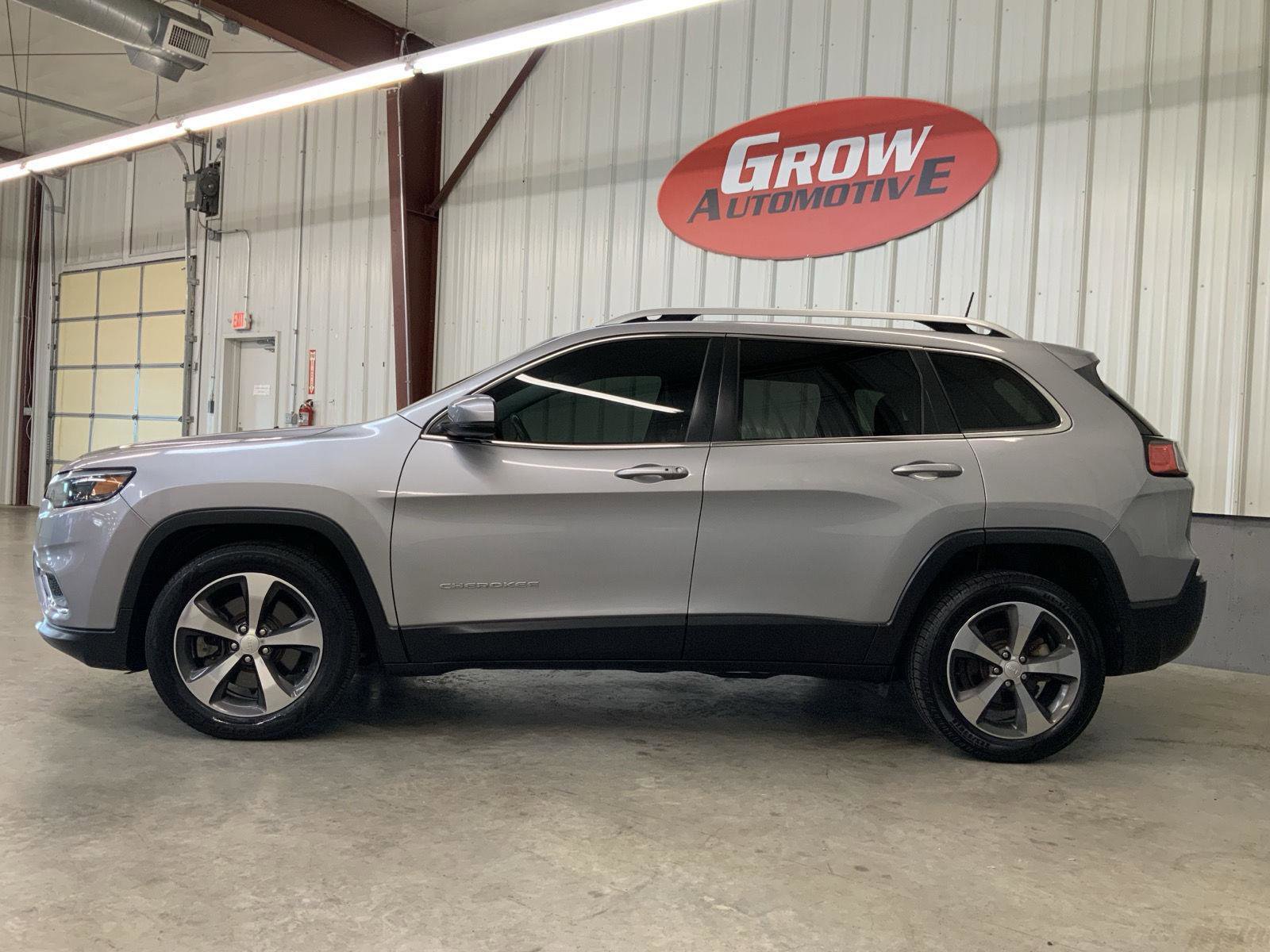 Used 2019 Jeep Cherokee Limited FWD image 15