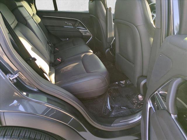 Used 2025 Land Rover Range Rover SE AWD/4WD image 22