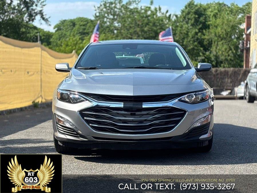 Used 2024 Chevrolet Malibu LT FWD image 2