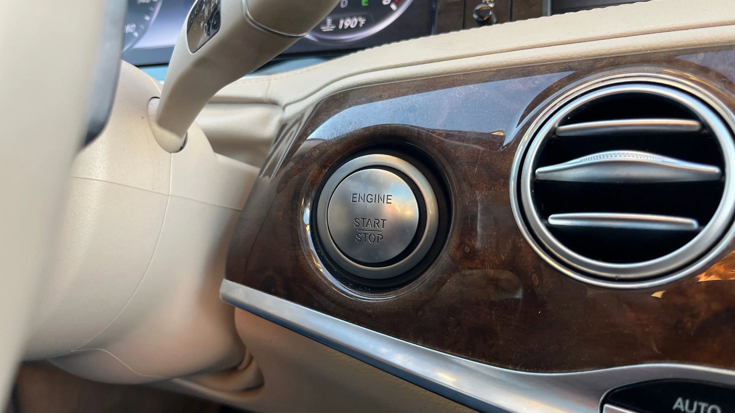 Used 2015 Mercedes-Benz S 550 4MATIC Sedan image 27