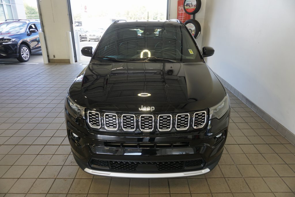 Used 2024 Jeep Compass Limited image 13