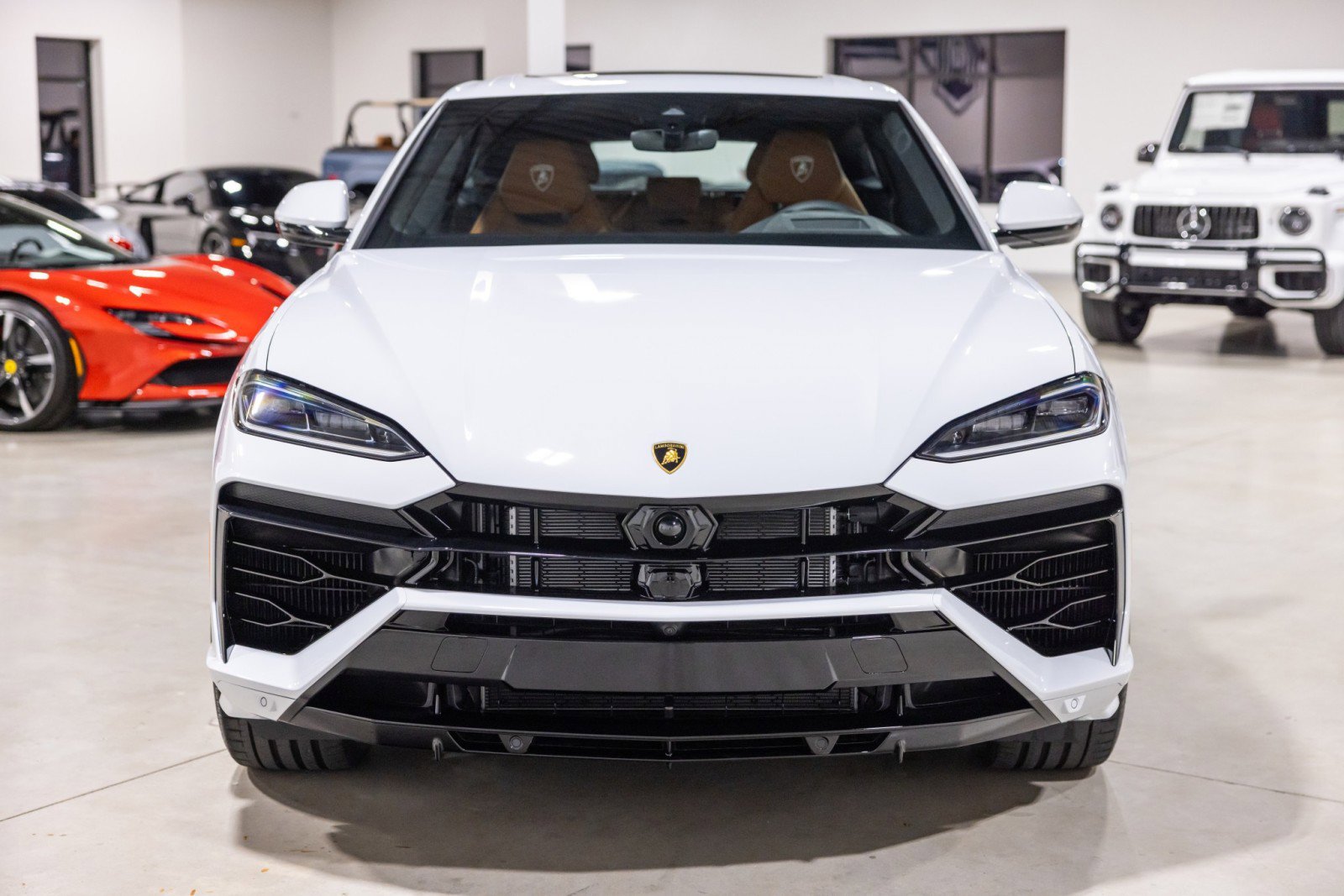 Used 2025 Lamborghini Urus SE image 11