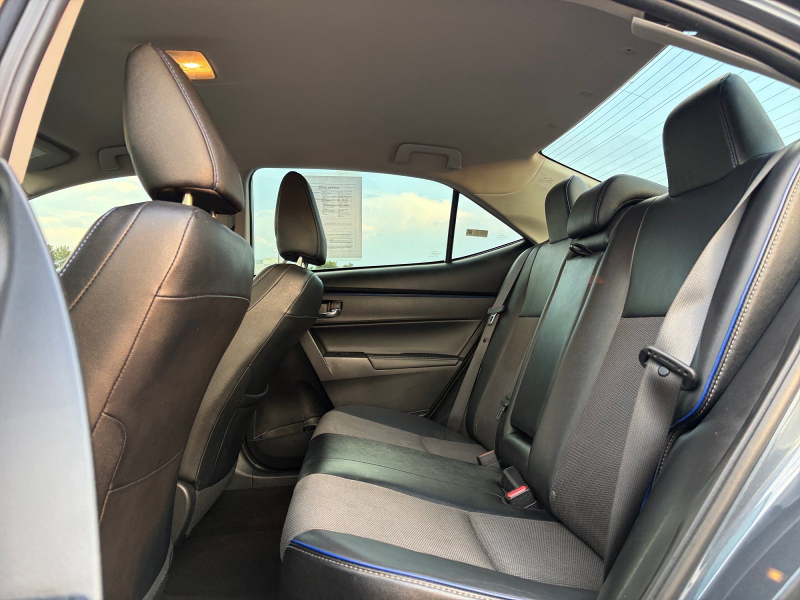 Used 2017 Toyota Corolla SE w/ Carpet Mat Package (TMS) FWD image 28