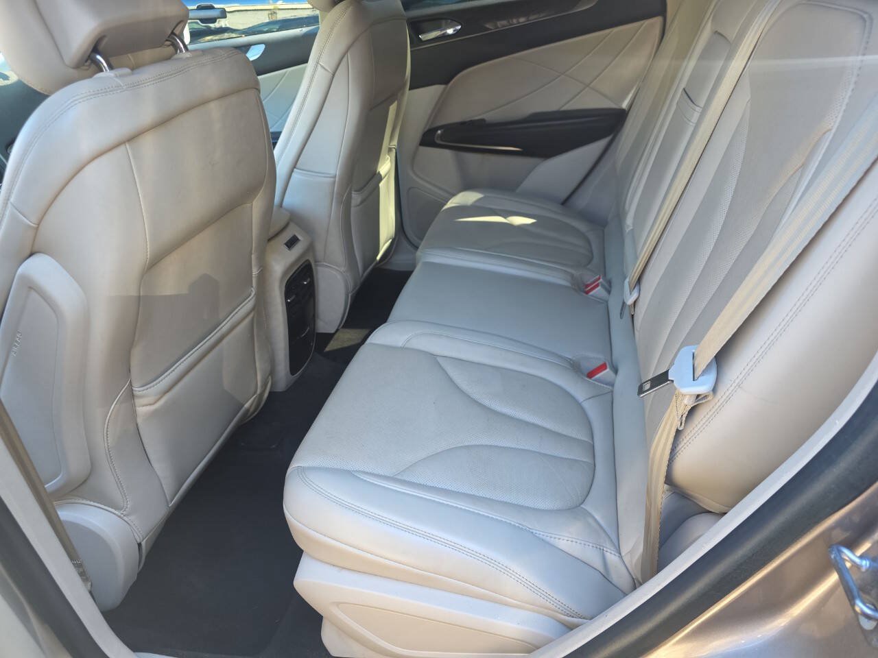 Used 2018 Lincoln MKC Reserve FWD image 11