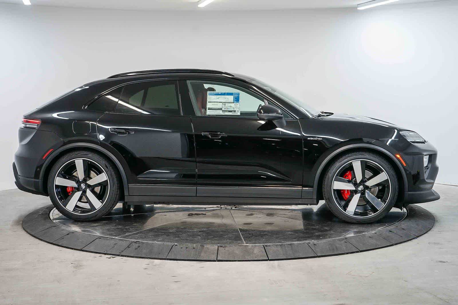 New 2026 Porsche Macan 4S Electric AWD/4WD image 8