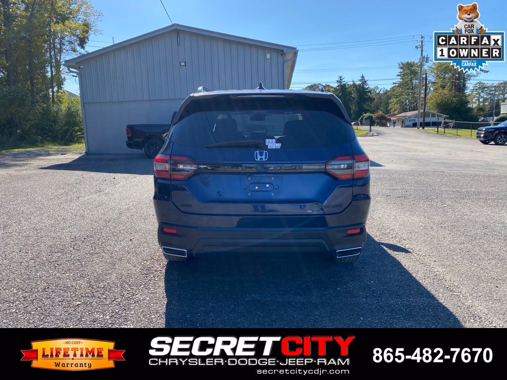 Used 2025 Honda Pilot Sport image 6