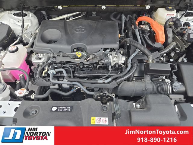 Used 2025 Toyota RAV4 XLE Premium AWD/4WD image 33
