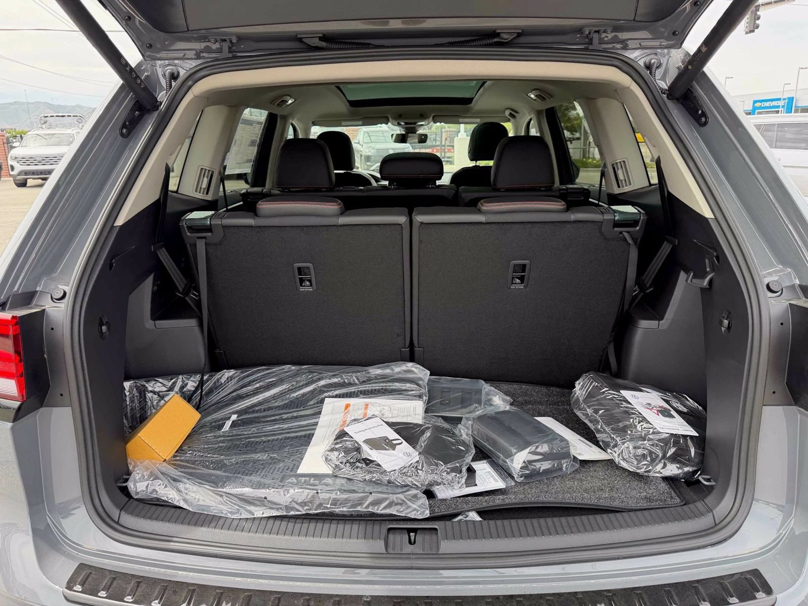 New 2026 Volkswagen Atlas Peak Edition AWD/4WD image 32