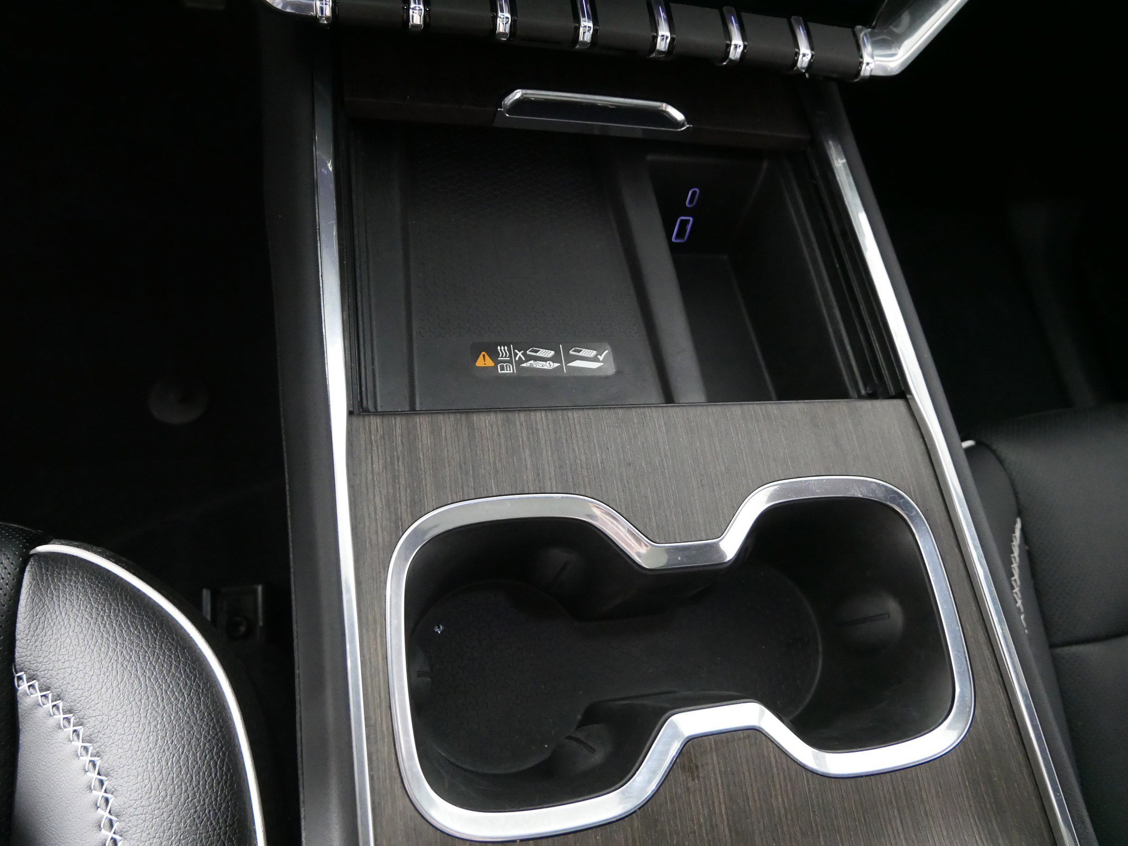 Used 2024 GMC Acadia Denali w/ LPO, Floor Liner Package image 31