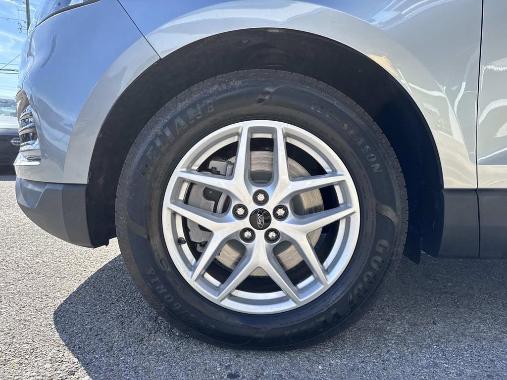 Used 2024 Ford Edge SEL image 5