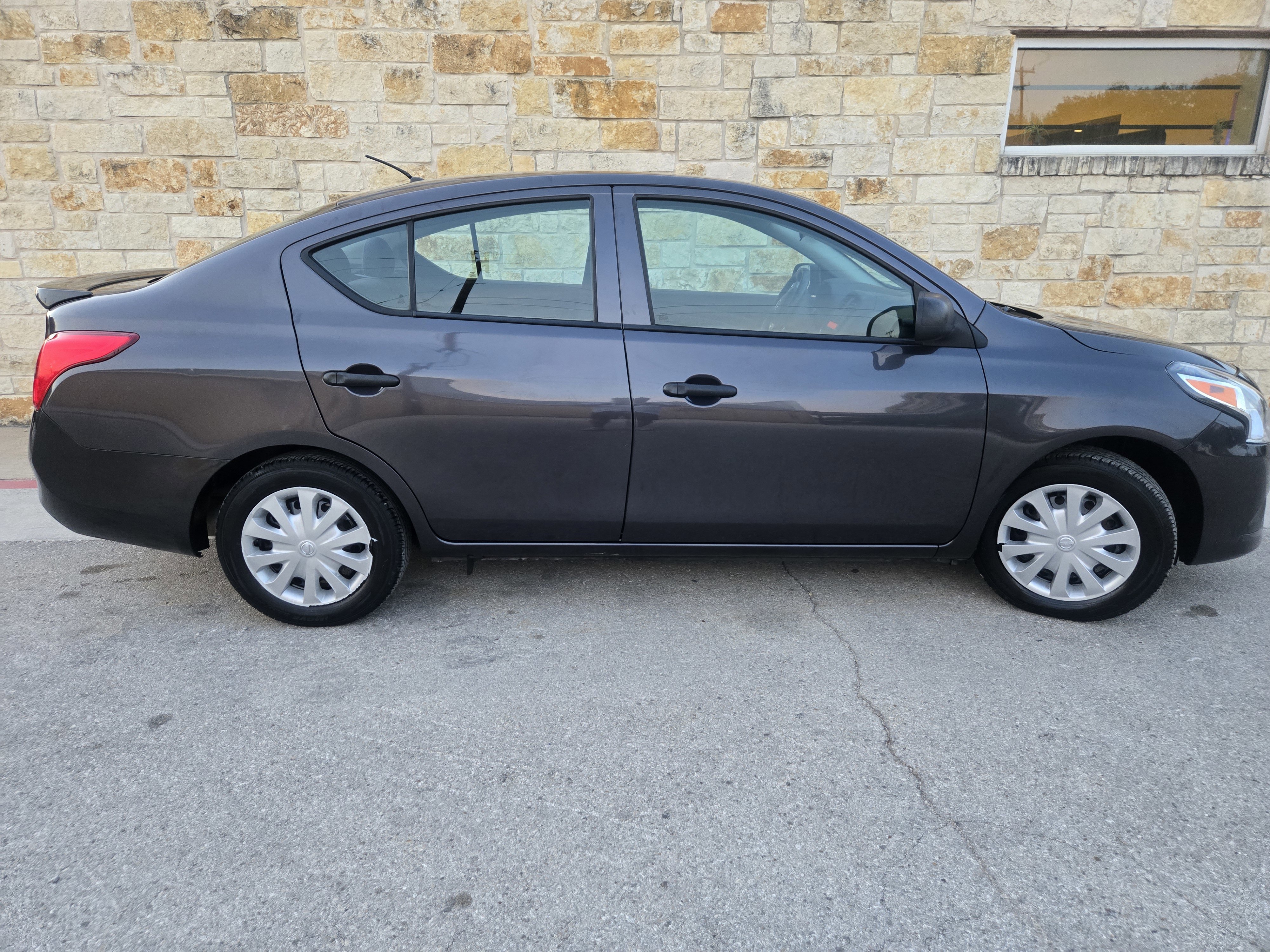Used 2015 Nissan Versa S Plus image 17